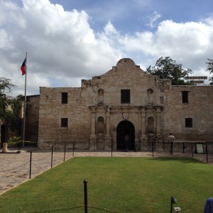 Une  semaine pour se préparer aux vacances, une semaine au soleil du Texas pour visiter l'Alamo ("Remember the Alamo!"), une semaine pour s'en remettre, c'est assez: on reprend du collier!